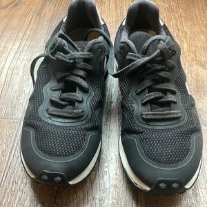 Veja Trainers.  Used in very good condition.size EU 38. US 7.